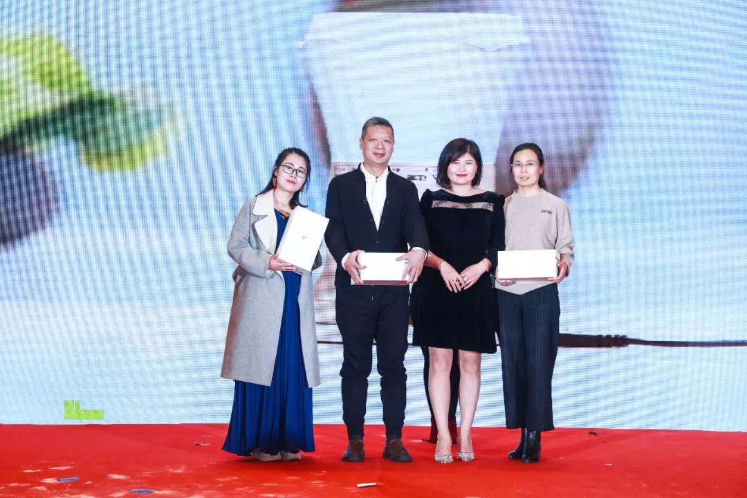 热烈庆祝“变革创新 扬帆未来”北京中成康富2019年合伙人年会胜利召开 热烈庆祝“变革创新 扬帆未来”北京中成康富2019年合伙人年会胜利召开